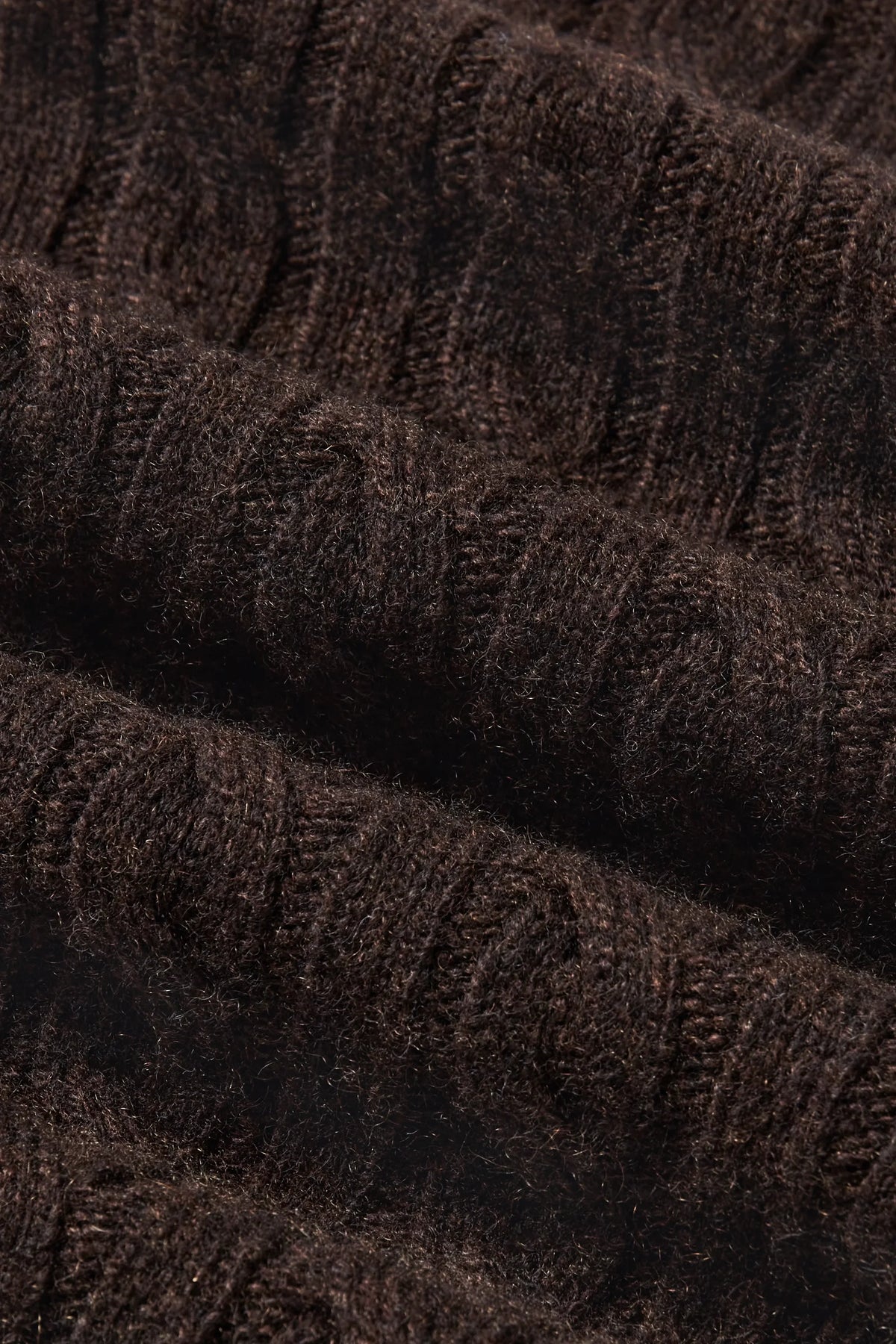 
Lee Sweater Cabled in espresso — detail view